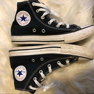 black & white kid converse